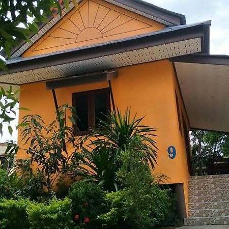 Baan Mek Lom Hotell Khao Lak Exteriör bild