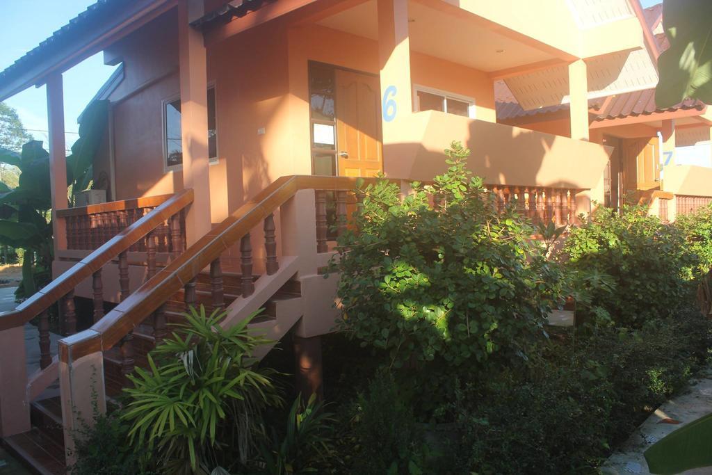 Baan Mek Lom Hotell Khao Lak Exteriör bild