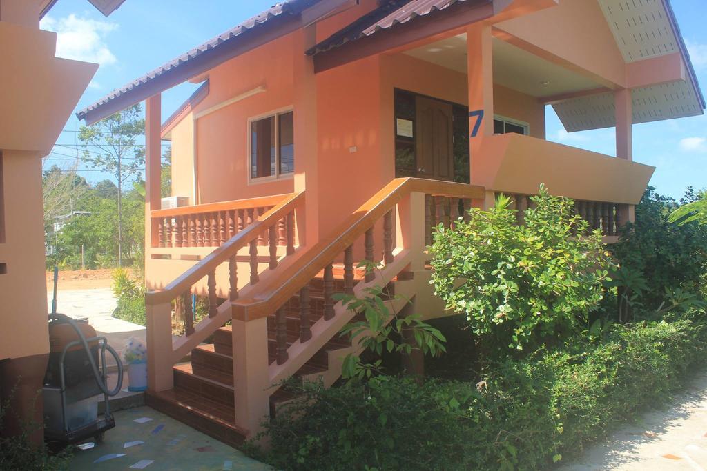 Baan Mek Lom Hotell Khao Lak Exteriör bild