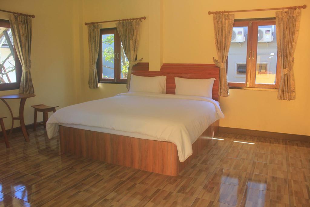 Baan Mek Lom Hotell Khao Lak Exteriör bild