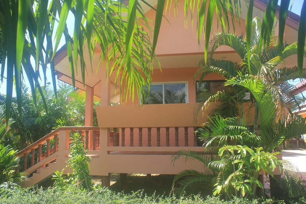 Baan Mek Lom Hotell Khao Lak Exteriör bild