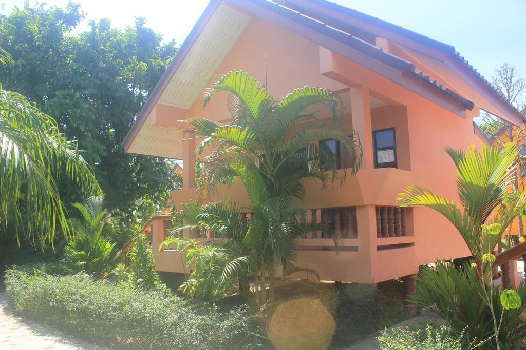 Baan Mek Lom Hotell Khao Lak Exteriör bild