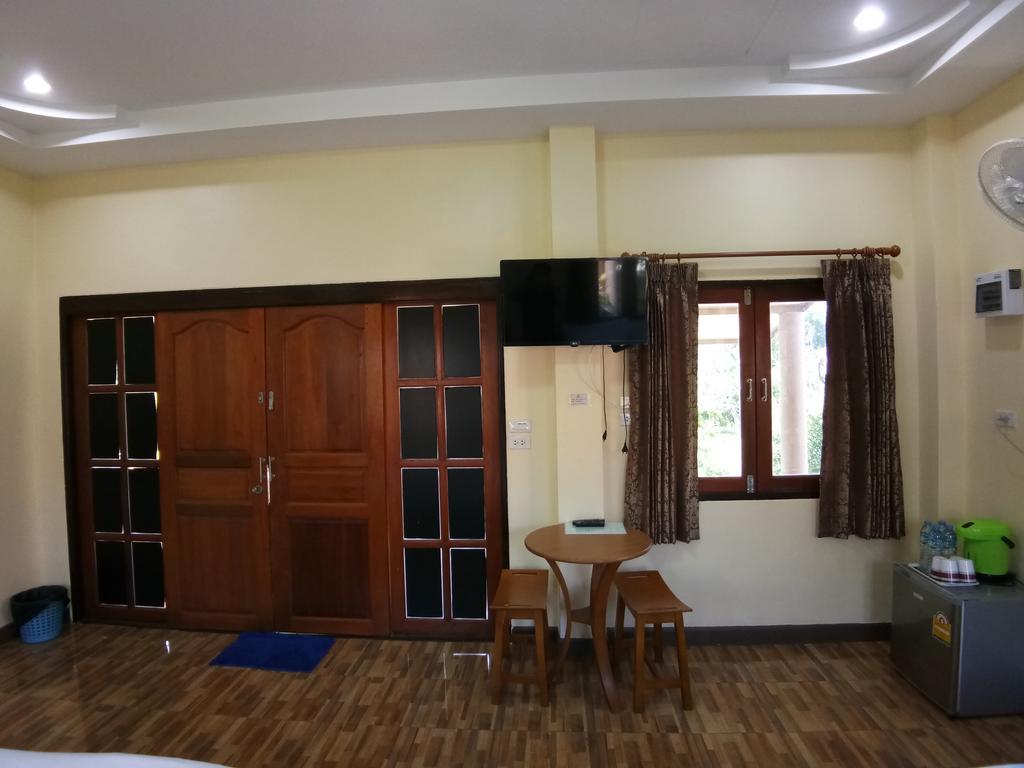 Baan Mek Lom Hotell Khao Lak Exteriör bild