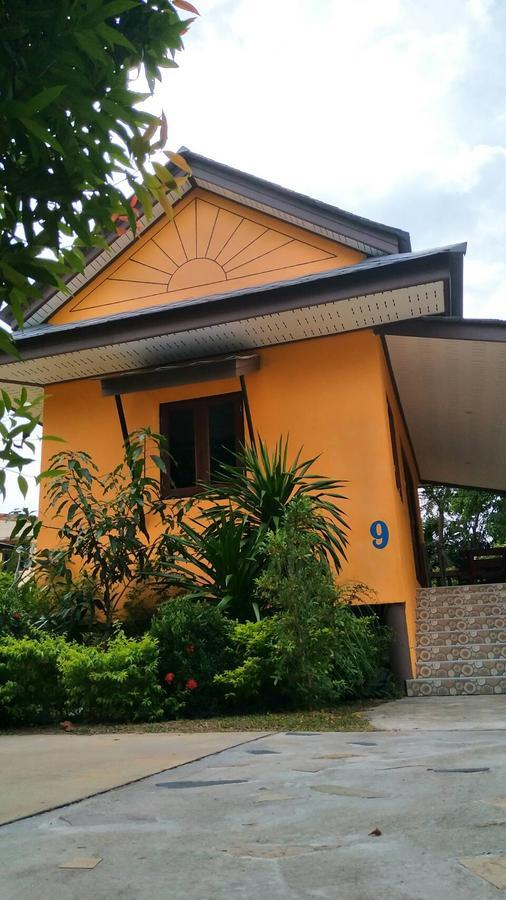 Baan Mek Lom Hotell Khao Lak Exteriör bild