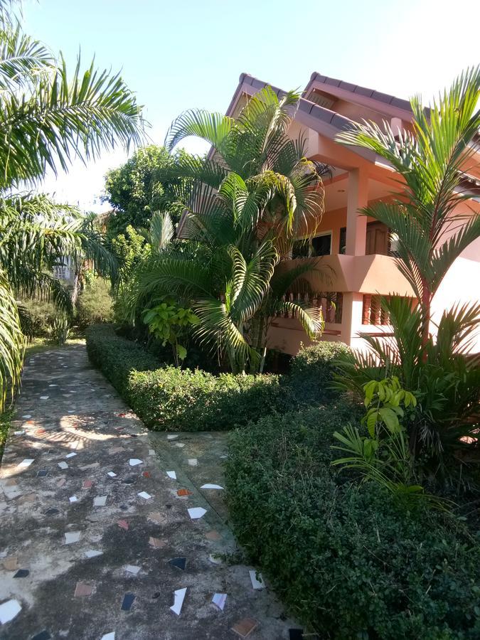 Baan Mek Lom Hotell Khao Lak Exteriör bild