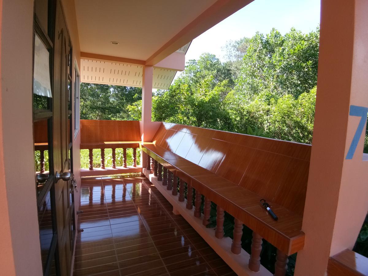 Baan Mek Lom Hotell Khao Lak Exteriör bild