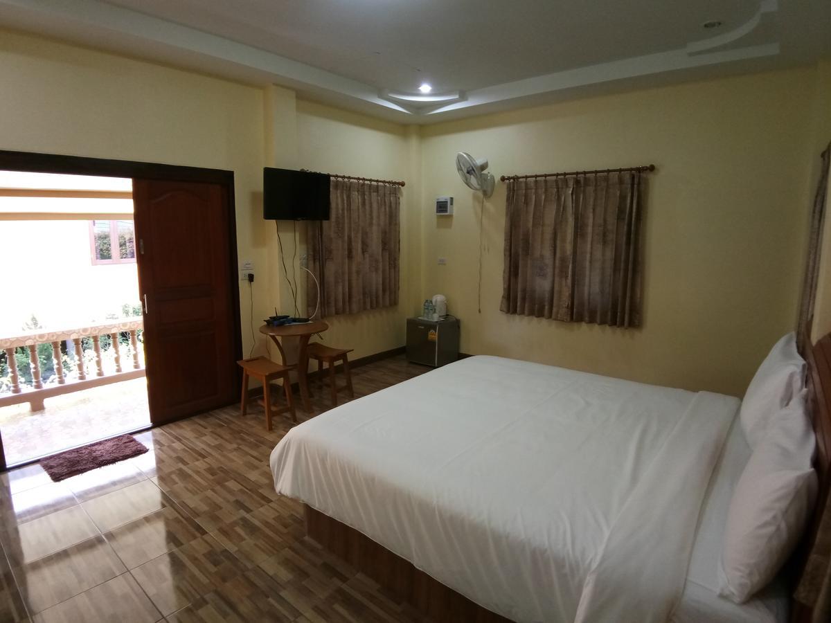 Baan Mek Lom Hotell Khao Lak Exteriör bild